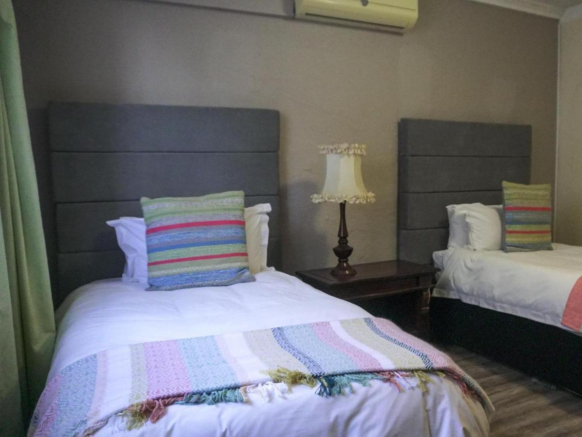 Fatmols Guest Lodge Johannesburg Esterno foto