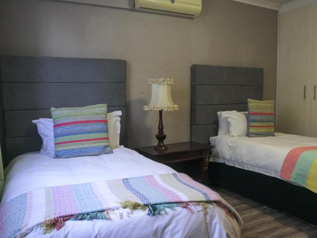 Fatmols Guest Lodge Johannesburg Esterno foto