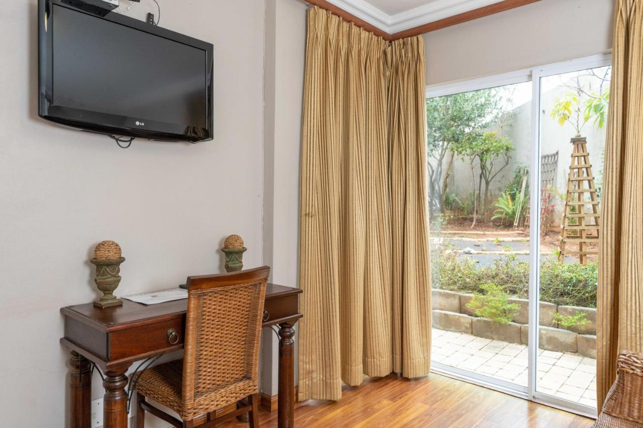 Fatmols Guest Lodge Johannesburg Esterno foto