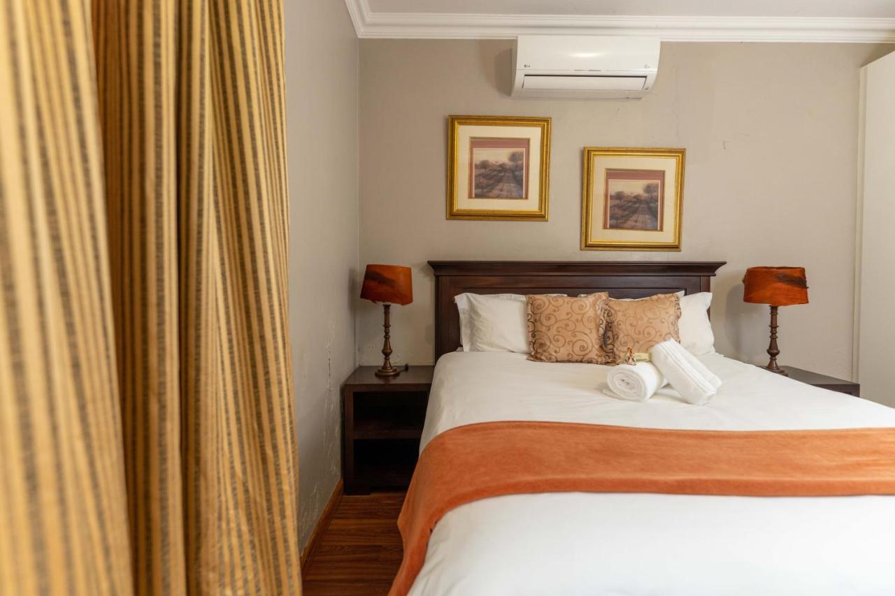 Fatmols Guest Lodge Johannesburg Esterno foto